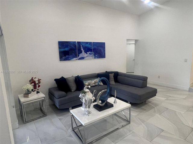 6101 SW 153rd Ct Rd, Miami, FL 33193