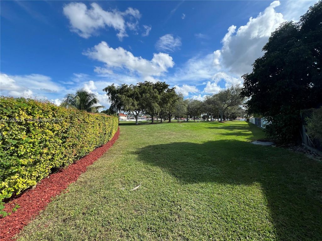 Image 11 of property listing at 6101 SW 153rd Ct Rd, Miami, FL 33193