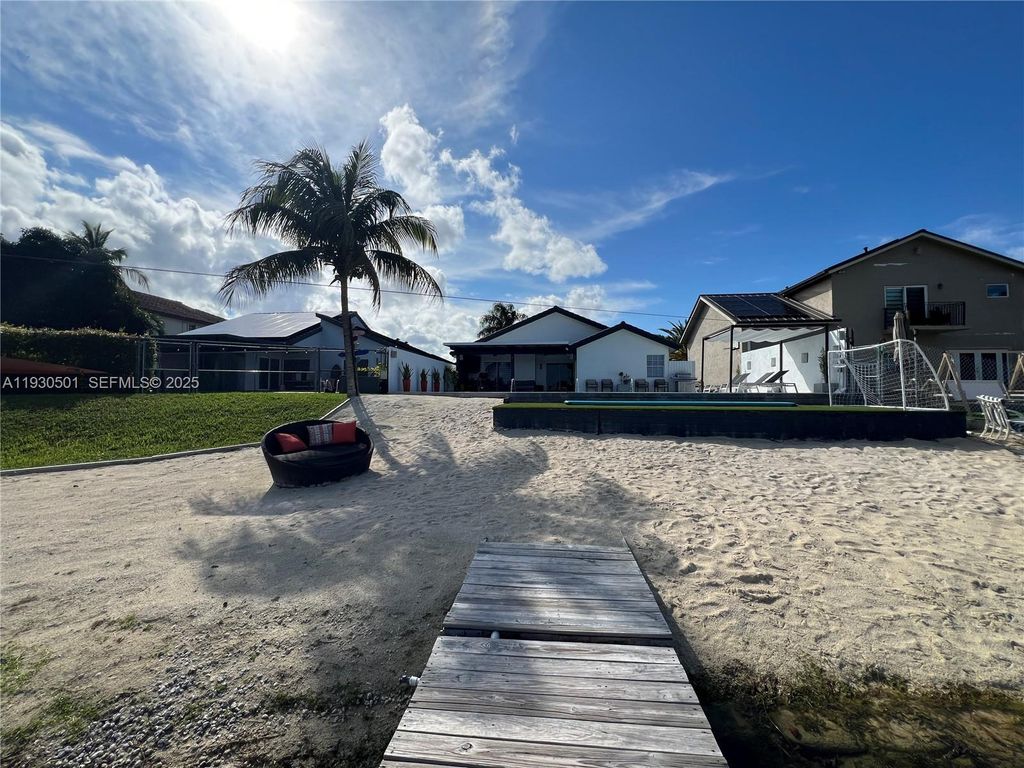 Image 15 of property listing at 6101 SW 153rd Ct Rd, Miami, FL 33193