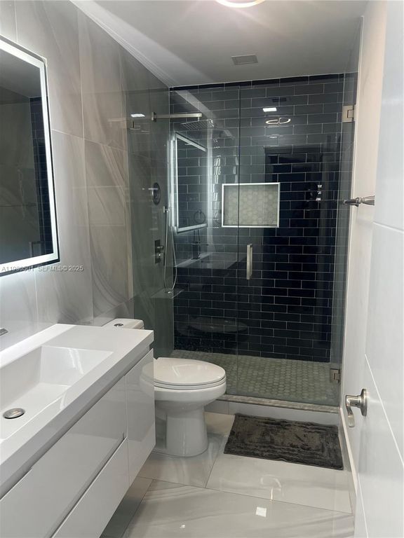 Image 30 of property listing at 6101 SW 153rd Ct Rd, Miami, FL 33193