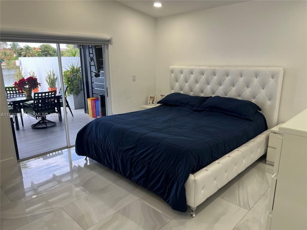 Image 33 of property listing at 6101 SW 153rd Ct Rd, Miami, FL 33193