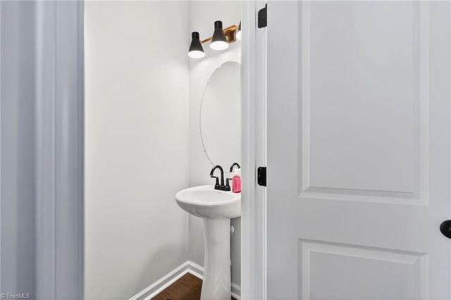 1975 Watkins Landing Drive, Kernersville, NC 27284