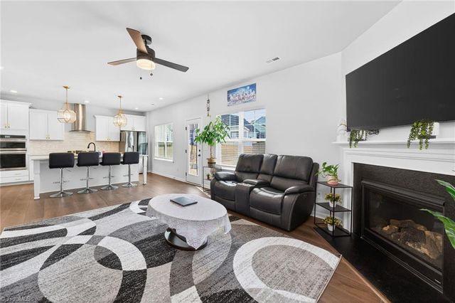 1975 Watkins Landing Drive, Kernersville, NC 27284