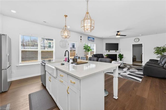 1975 Watkins Landing Drive, Kernersville, NC 27284