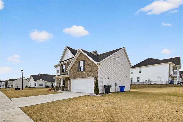 1975 Watkins Landing Drive, Kernersville, NC 27284