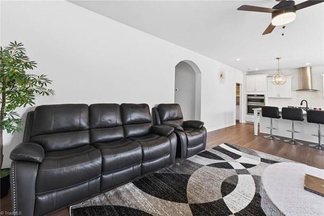 1975 Watkins Landing Drive, Kernersville, NC 27284