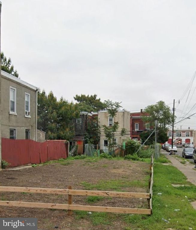 1327 W SOMERSET ST, Philadelphia, PA 19132