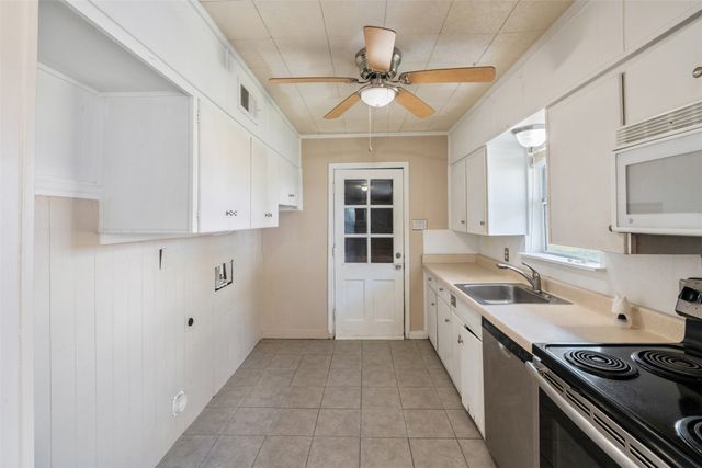 220 Hillcrest Drive, Tool, TX 75143