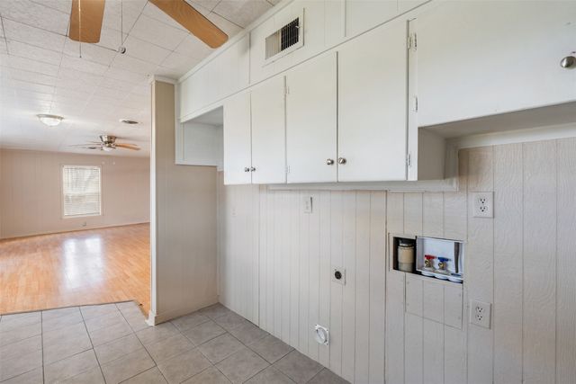 220 Hillcrest Drive, Tool, TX 75143