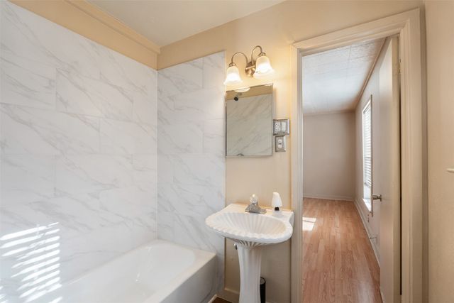 220 Hillcrest Drive, Tool, TX 75143