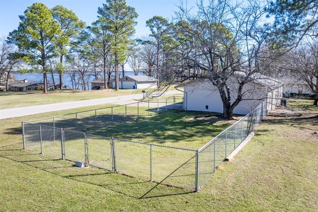 220 Hillcrest Drive, Tool, TX 75143