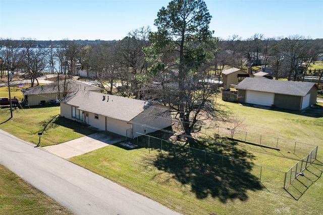 220 Hillcrest Drive, Tool, TX 75143