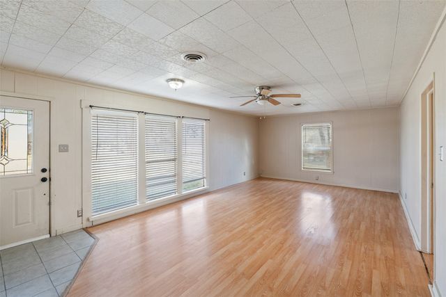 220 Hillcrest Drive, Tool, TX 75143