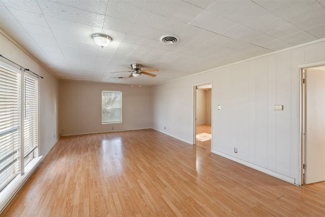 220 Hillcrest Drive, Tool, TX 75143