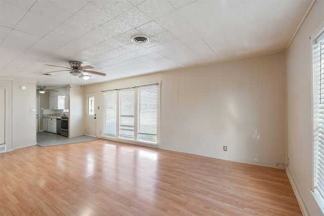 220 Hillcrest Drive, Tool, TX 75143