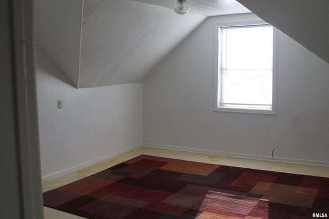 701 W CHERRY Street 1, Carbondale, IL 62901