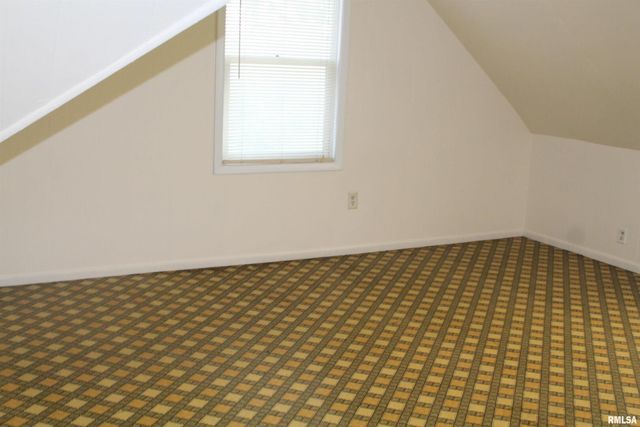 701 W CHERRY Street 1, Carbondale, IL 62901