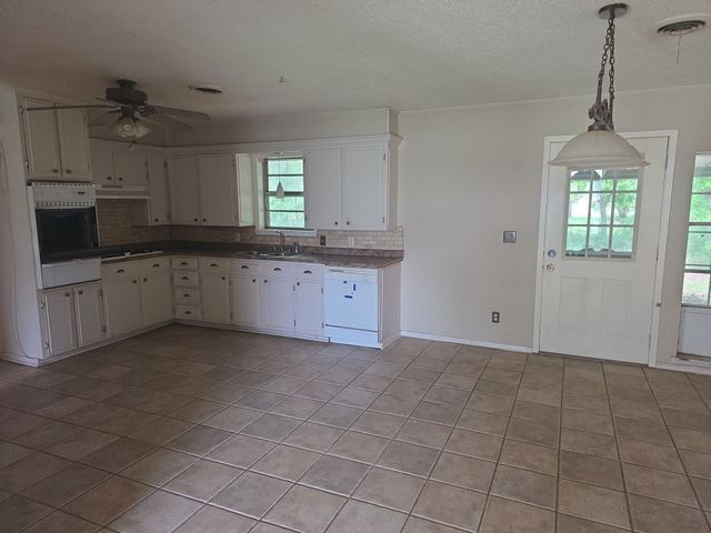 709 Lee Street, Bowie, TX 76230