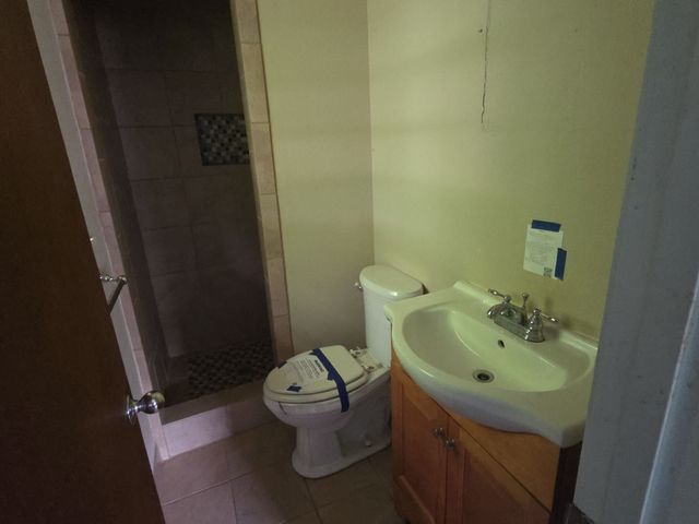 709 Lee Street, Bowie, TX 76230