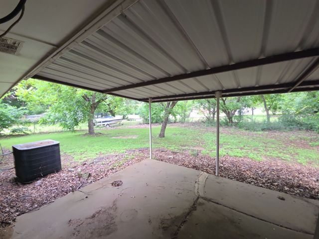 709 Lee Street, Bowie, TX 76230