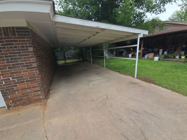 709 Lee Street, Bowie, TX 76230