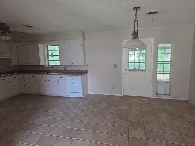 709 Lee Street, Bowie, TX 76230