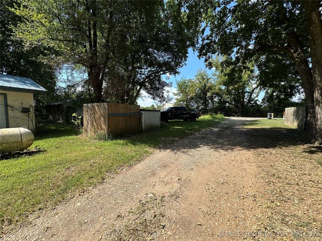 1436 E 550, Locust Grove, OK 74352