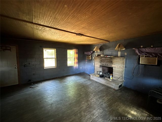 1436 E 550, Locust Grove, OK 74352