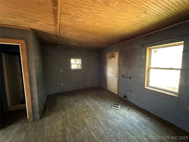 1436 E 550, Locust Grove, OK 74352