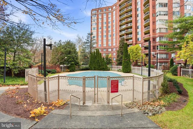 5802 NICHOLSON LN, Rockville, MD 20852