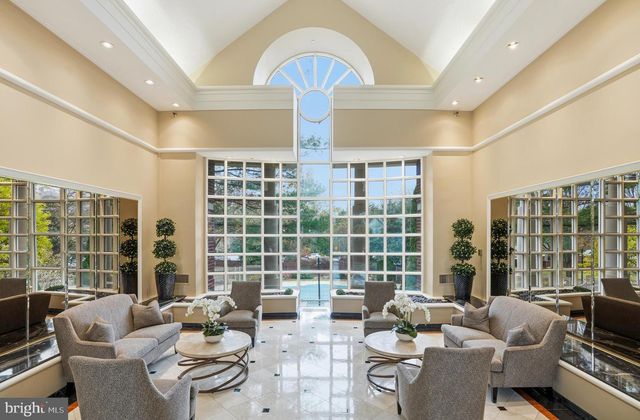 5802 NICHOLSON LN, Rockville, MD 20852