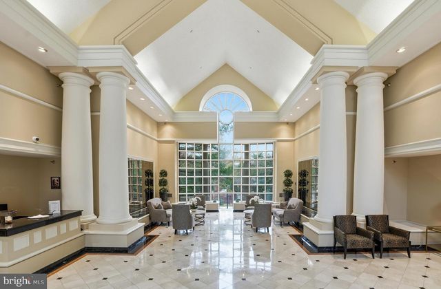 5802 NICHOLSON LN, Rockville, MD 20852