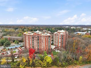 5802 NICHOLSON LN, Rockville, MD 20852