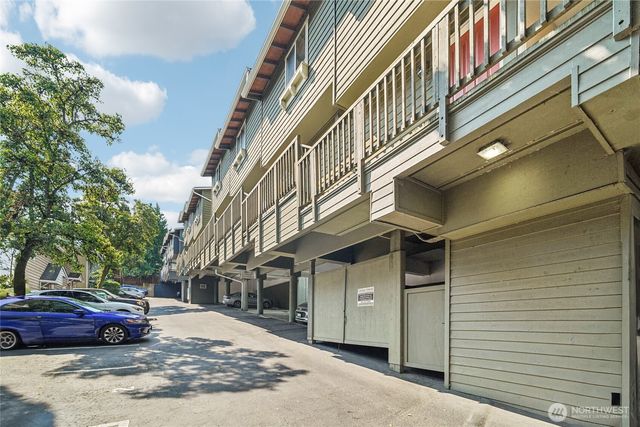 301 W Raye Street #201, Seattle, WA 98119