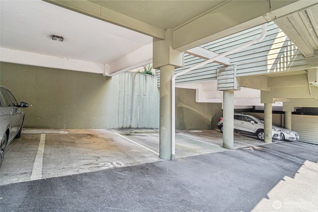 301 W Raye Street #201, Seattle, WA 98119