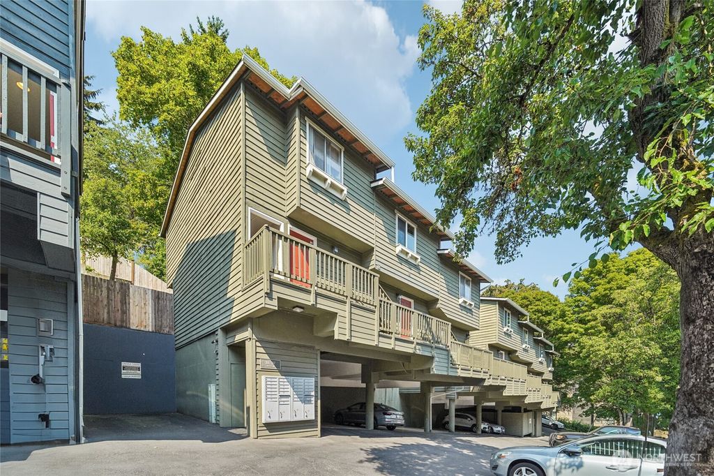 301 W Raye Street #201, Seattle, WA 98119
