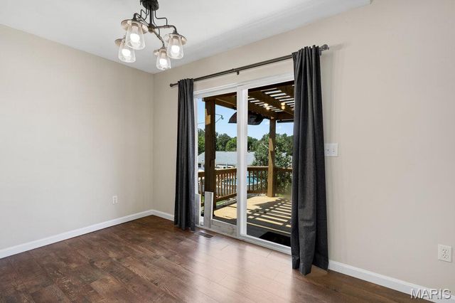 907 Sherwood Drive, Warrenton, MO 63383