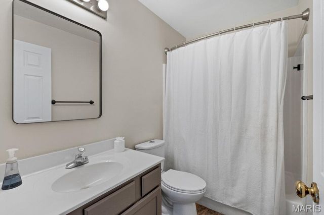 907 Sherwood Drive, Warrenton, MO 63383