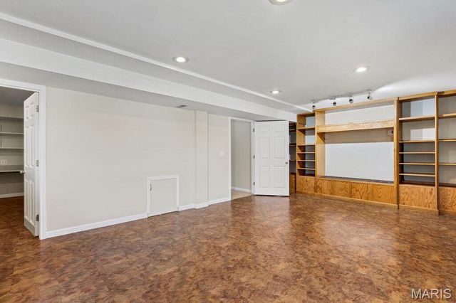 907 Sherwood Drive, Warrenton, MO 63383