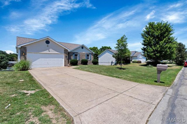 907 Sherwood Drive, Warrenton, MO 63383