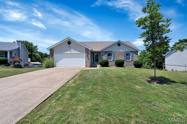 907 Sherwood Drive, Warrenton, MO 63383