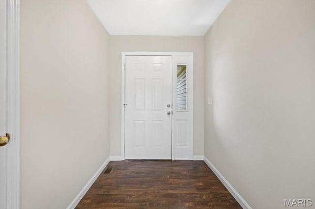 907 Sherwood Drive, Warrenton, MO 63383