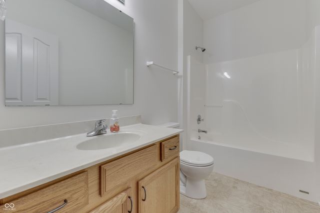 1496 Heron Ridge Boulevard, Greenwood, IN 46143
