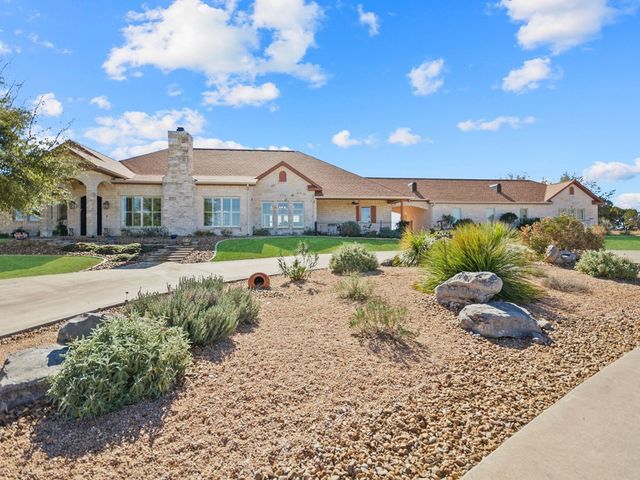 1000 S Landmark Road, Kerrville, TX 78028