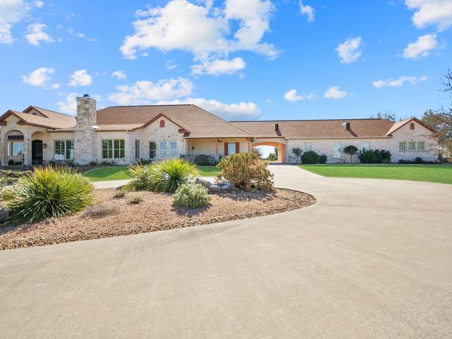 1000 S Landmark Road, Kerrville, TX 78028