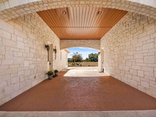 1000 S Landmark Road, Kerrville, TX 78028
