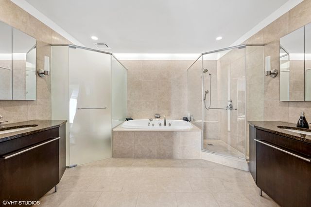 401 N Wabash Avenue 70D, Chicago, IL 60611