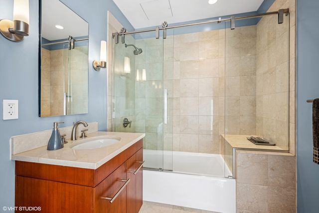 401 N Wabash Avenue 70D, Chicago, IL 60611