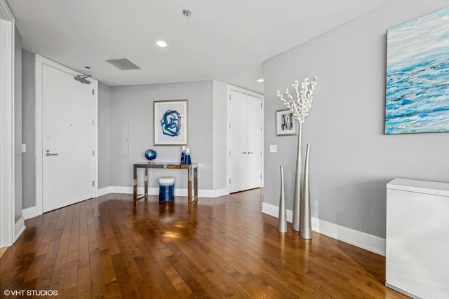 401 N Wabash Avenue 70D, Chicago, IL 60611