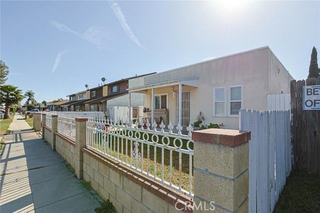 410 E 60th St, Long Beach, CA 90805